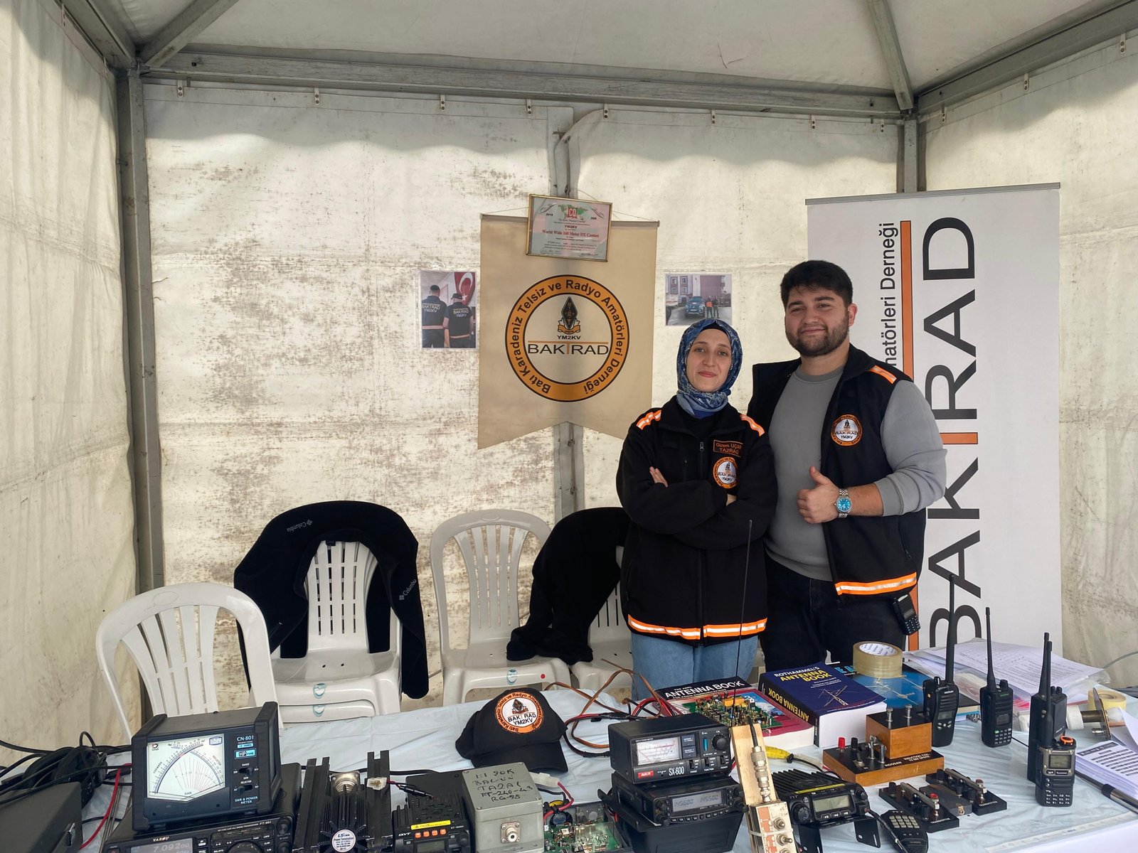 BAKTRAD standı ekibi